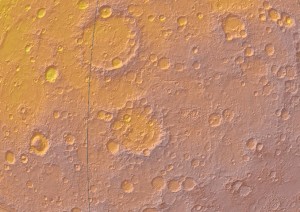 Rys. 5. Obszar wyżynny Marsa gęsto pokryty kraterami – pozostałościami po bombardowaniu meteorytami we wczesnej historii Marsa.