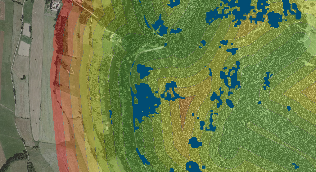 Rys. 5. Lokalizacja wywrotów i złomów względem odległości od dróg (strefy 50 m odległości – kolor czerwony, strefa 350 – 400 m)